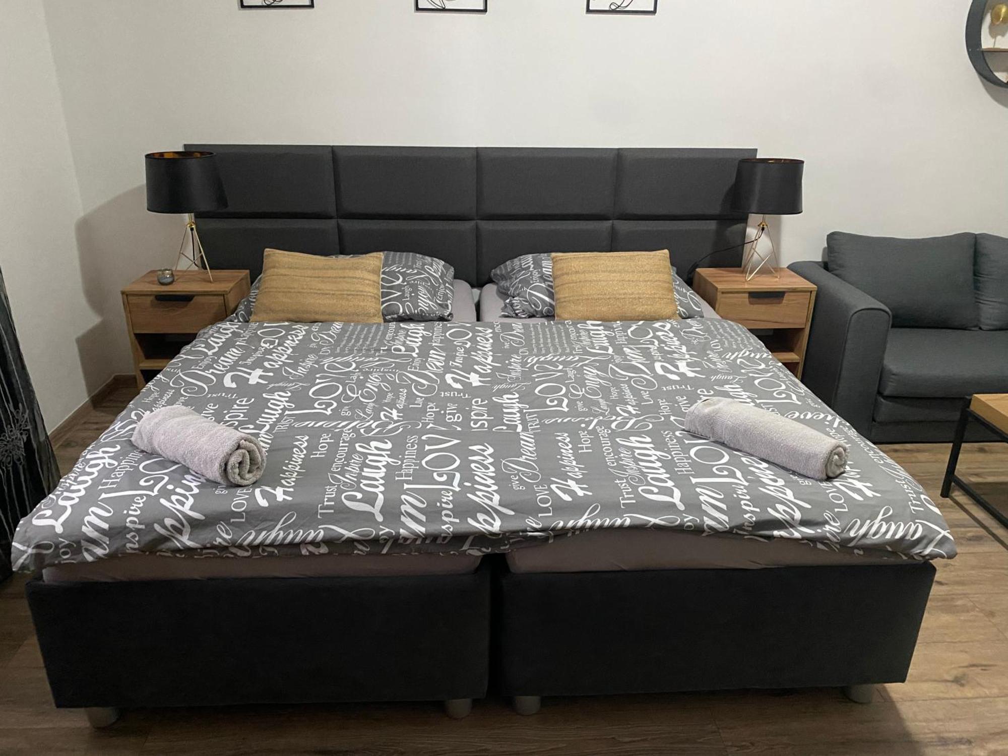 Cerna Ruze - Apartman 4 Plzeň Exteriér fotografie